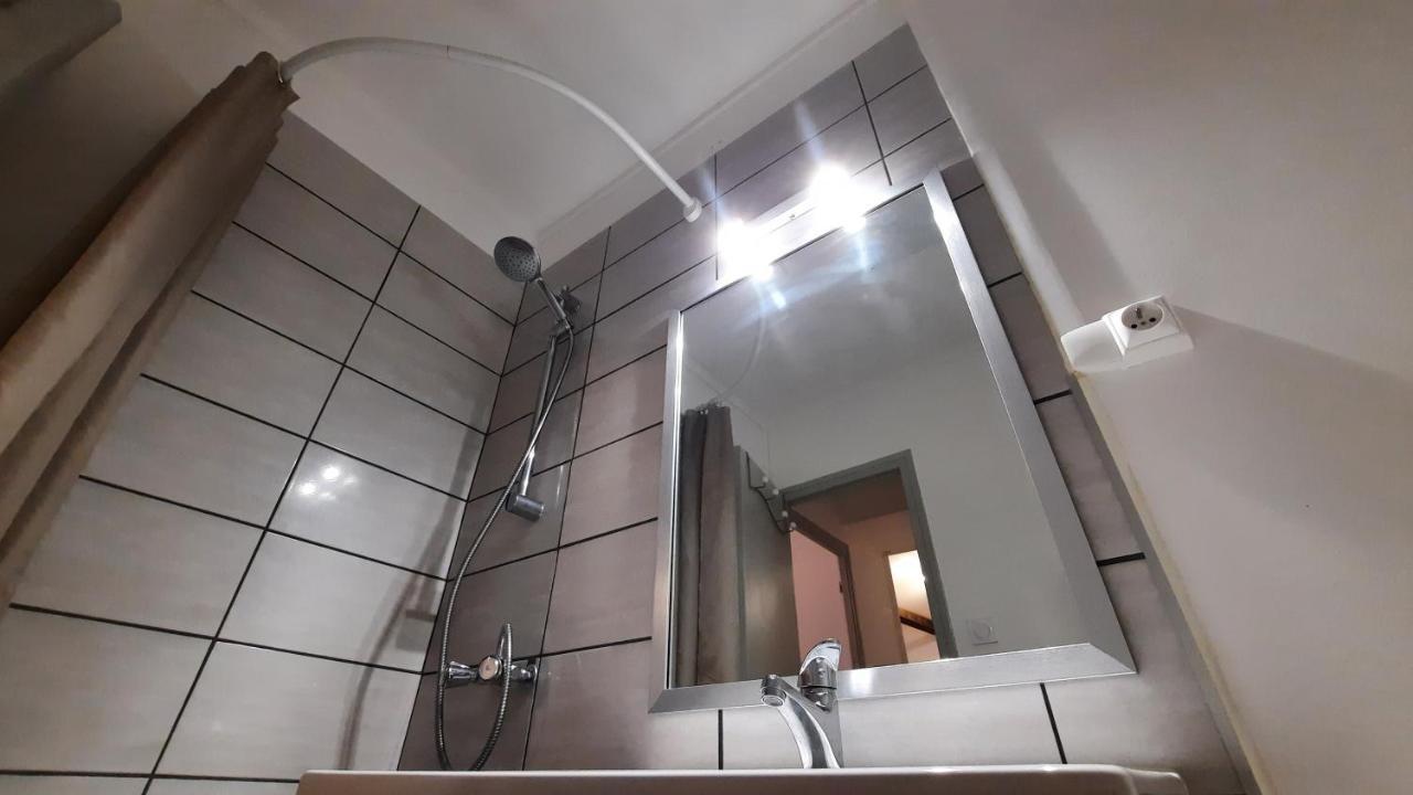 Suite 3 Pieces Chambre+Cuisine+Sdb Centre Ville Privas Exterior photo